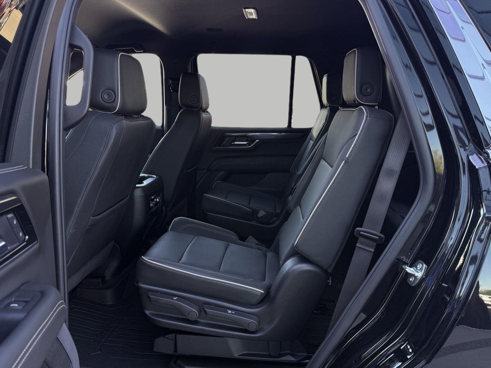Used 2026 GMC Yukon Elevation AWD/4WD image 26