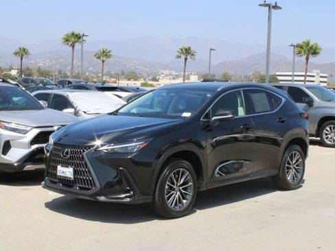 Certified 2025 Lexus NX 250 FWD w/ Accessory Package (Z1) image 3