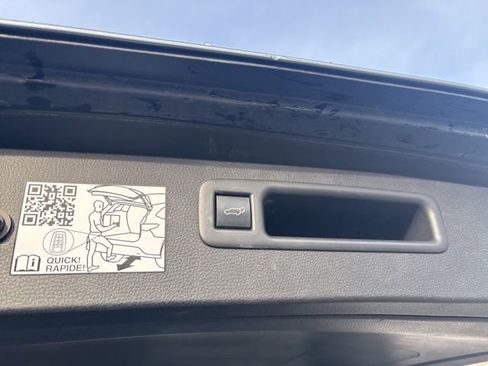 Certified 2024 Toyota Highlander XLE image 18