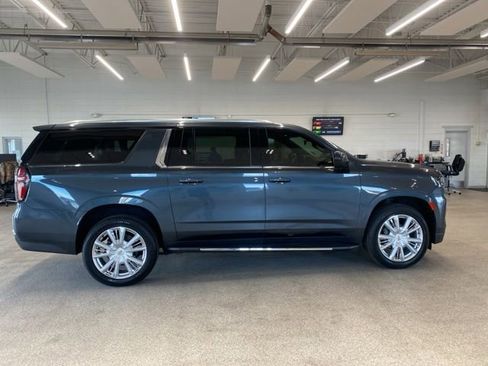 Used 2021 Chevrolet Suburban LS AWD/4WD image 4