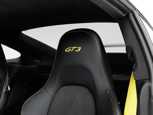 Used 2018 Porsche 911 GT3 RWD image 17