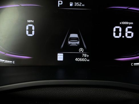 Used 2025 Kia Soul LX w/ LX Technology Package FWD image 36