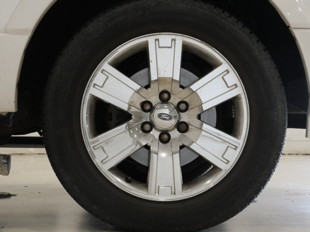 Used 2010 Ford Expedition Limited AWD/4WD image 10