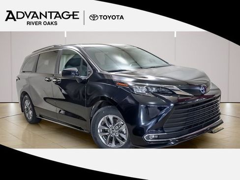 Certified 2024 Toyota Sienna XLE image 1