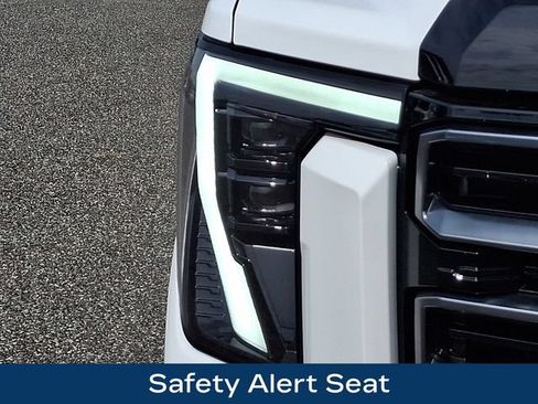 Used 2026 GMC Sierra 2500 AT4 AWD/4WD image 30