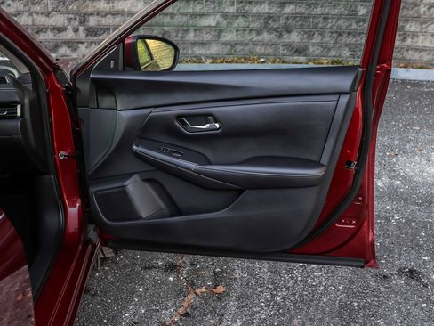 Used 2023 Nissan Sentra SV image 14