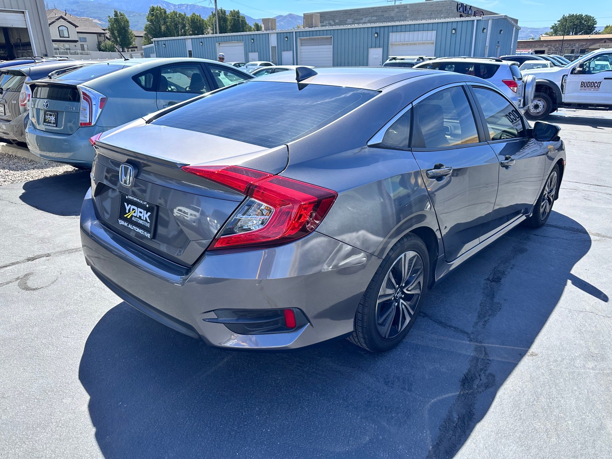 Used 2018 Honda Civic EX-L image 3