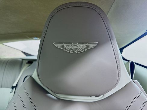 Used 2017 Aston Martin DB11 V12 RWD image 48