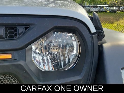 Used 2022 Jeep Wrangler Unlimited Sport AWD/4WD image 2