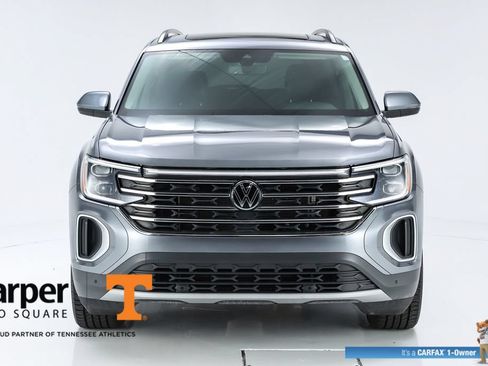 Used 2024 Volkswagen Atlas SE w/ Panoramic Sunroof Package FWD image 56