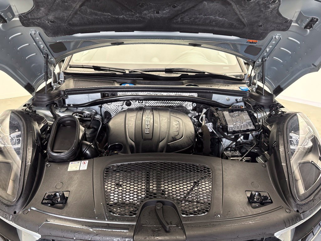Certified 2020 Porsche Macan AWD/4WD image 12