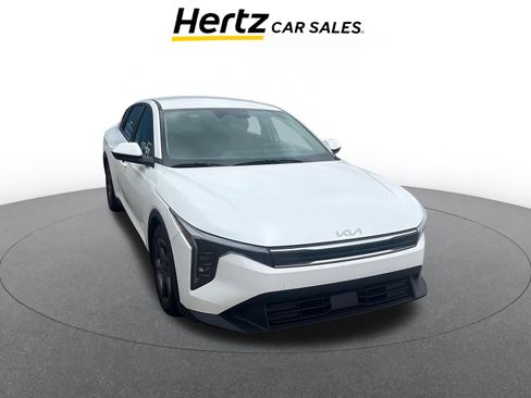 Used 2025 Kia K4 LXS image 1