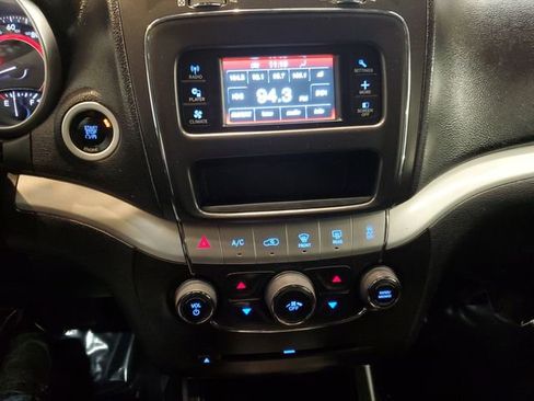 Used 2014 Dodge Journey SXT w/ Flexible Seating Group image 18