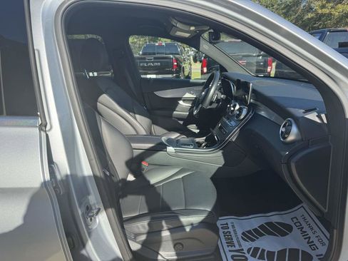 Used 2022 Mercedes-Benz GLC 300 4MATIC image 12