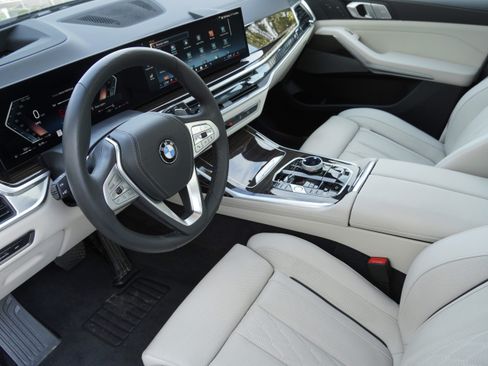 Certified 2026 BMW X7 xDrive40i AWD/4WD image 10