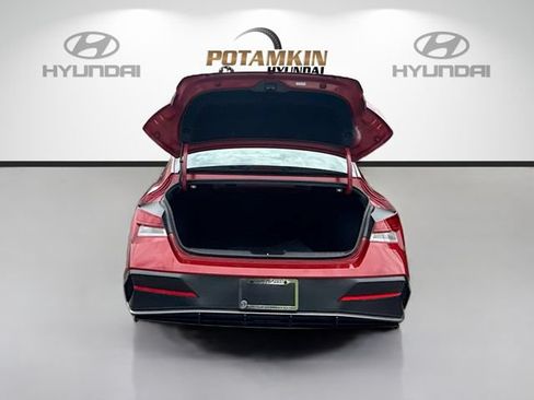 Certified 2025 Hyundai Elantra SEL FWD image 24