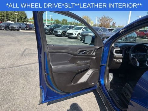 Used 2023 GMC Acadia SLT image 22