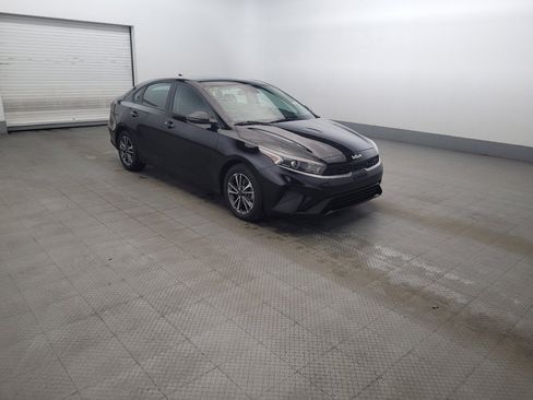 Used 2023 Kia Forte LXS w/ LXS Technology Package FWD image 13