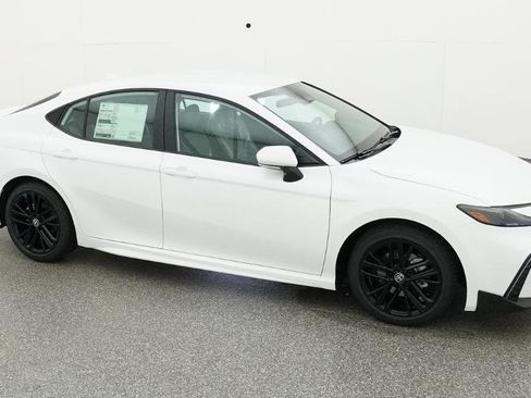 Used 2026 Toyota Camry SE FWD image 50