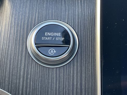 Certified 2025 Mercedes-Benz C 300 Sedan image 32