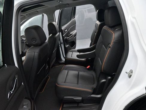 Used 2023 GMC Acadia AT4 w/ LPO, 'HIT The Road' Package AWD/4WD image 32