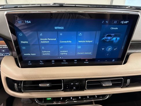Certified 2021 Lincoln Nautilus Reserve w/ Cargo Utility Package AWD/4WD image 10