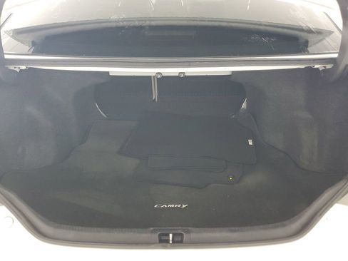 Used 2017 Toyota Camry SE image 28