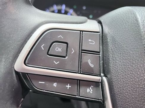 Used 2024 Toyota Highlander LE image 25