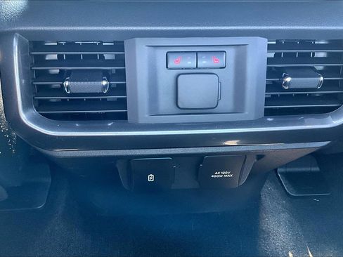 Used 2022 Ford F150 Lariat w/ Equipment Group 502A High image 39