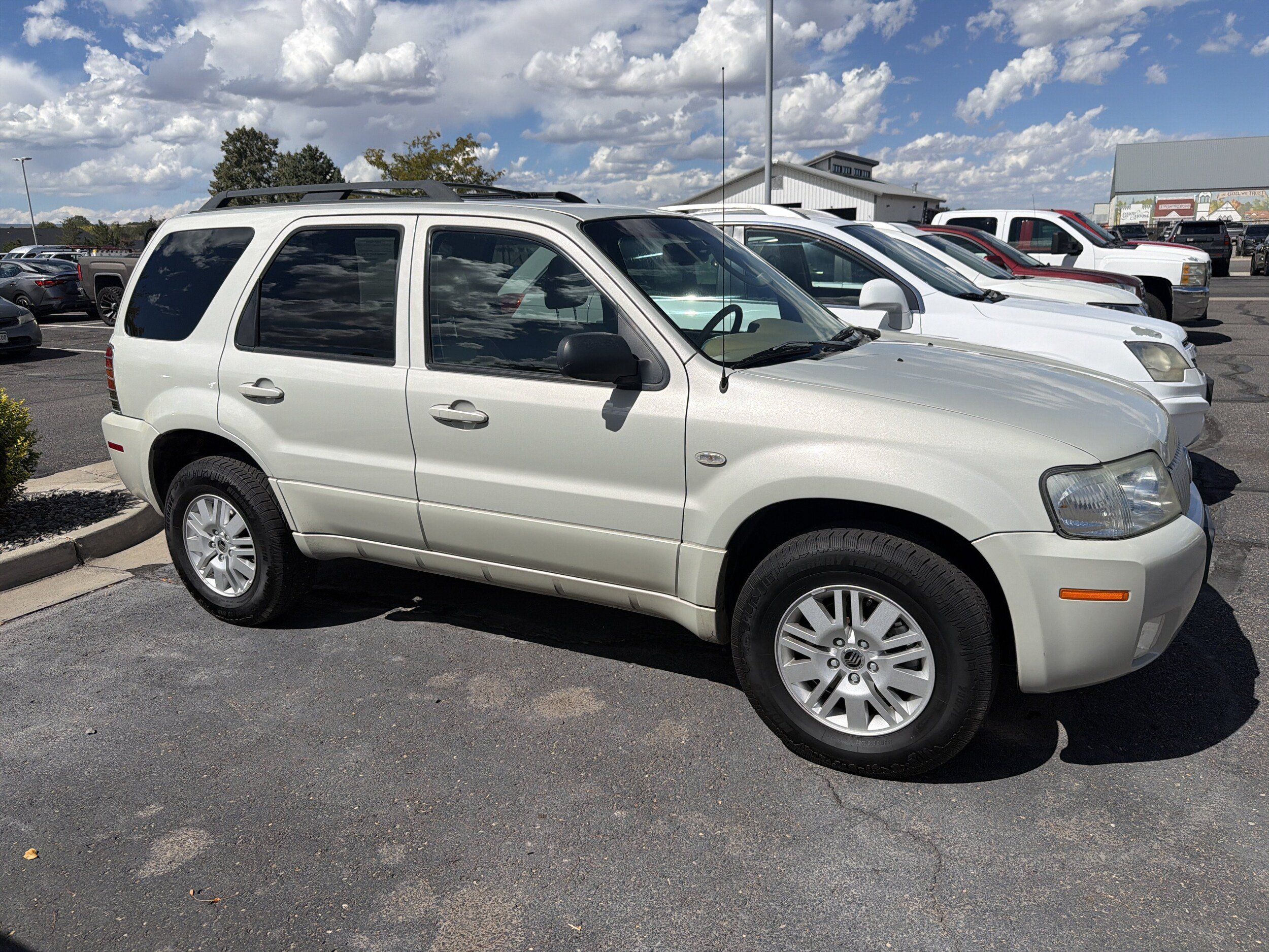 Used 2007 Mercury Mariner Luxury AWD/4WD image 4