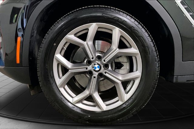 Used 2023 BMW X4 xDrive30i w/ Parking Assistance Package AWD/4WD image 11
