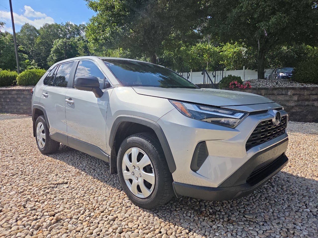 Used 2023 Toyota RAV4 LE AWD/4WD image 1