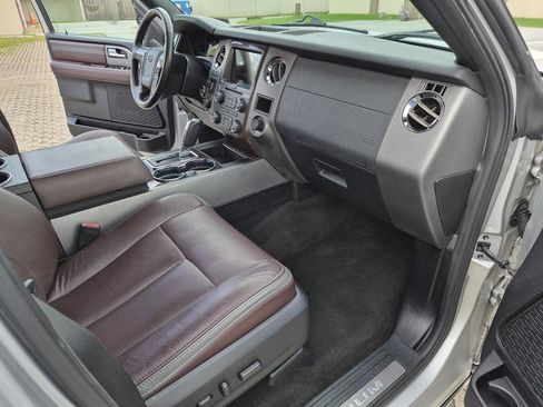 Used 2017 Ford Expedition EL Platinum AWD/4WD image 19