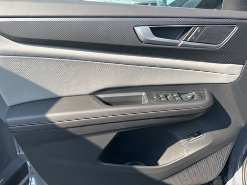 New 2026 Volkswagen Atlas Peak Edition image 8