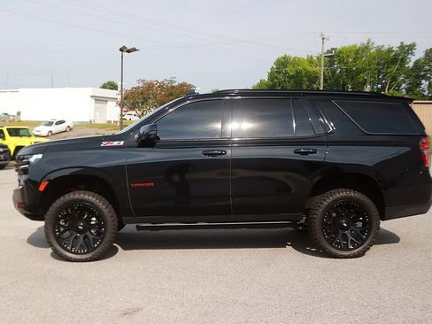 Used 2023 Chevrolet Tahoe Z71 w/ Luxury Package AWD/4WD image 4