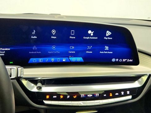 Used 2024 Cadillac Lyriq Luxury image 14