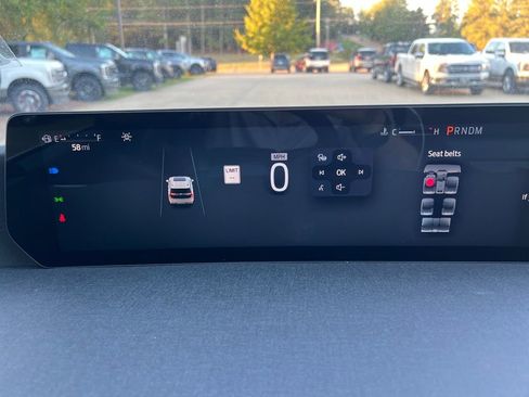 New 2025 Ford Expedition Active image 16