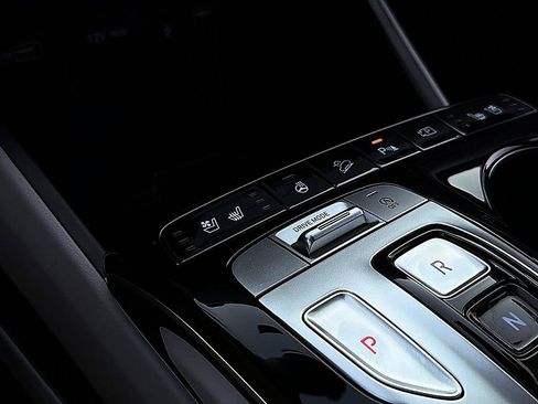 Certified 2024 Hyundai Tucson Limited FWD image 17