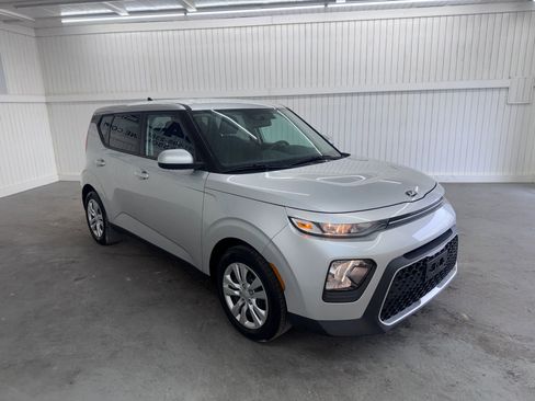 Used 2020 Kia Soul LX image 3