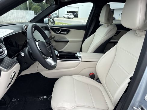 Certified 2025 Mercedes-Benz GLC 350e 4MATIC image 9
