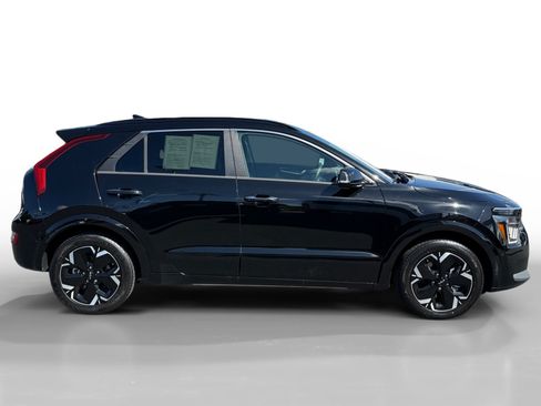 Used 2023 Kia Niro Wave FWD image 6