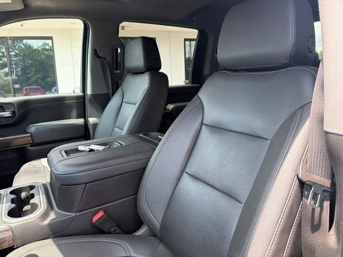 Used 2022 Chevrolet Silverado 2500 LT w/ Convenience Package AWD/4WD image 2