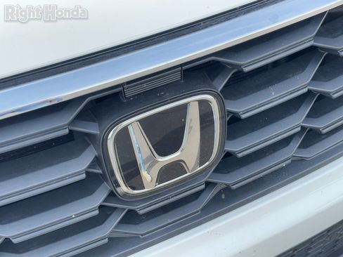 Used 2024 Honda Pilot LX image 7