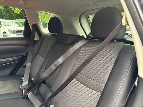 Used 2018 Nissan Rogue SV AWD/4WD image 23