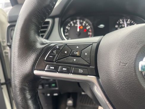 Used 2017 Nissan Rogue SL w/ SL Premium Package image 13