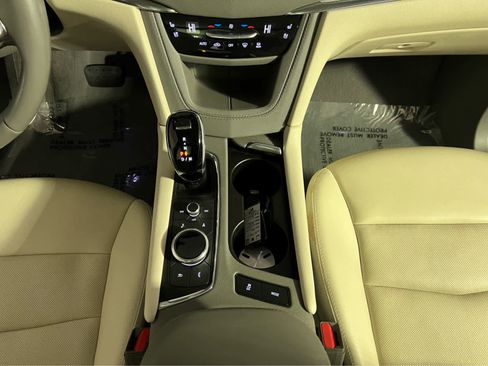 Used 2022 Cadillac XT5 Premium Luxury image 12