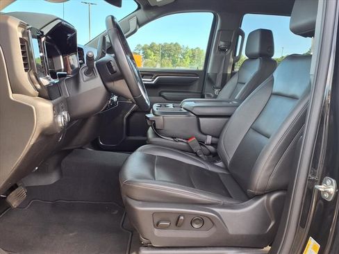 Used 2025 GMC Sierra 1500 SLT RWD image 3