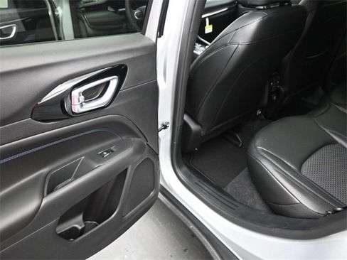 New 2026 Jeep Compass Latitude image 18