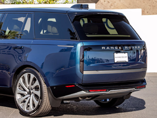 New 2026 Land Rover Range Rover Autobiography AWD/4WD image 10