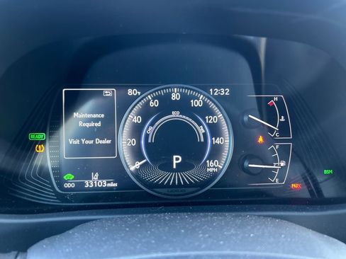 Used 2022 Lexus UX 250h w/ Premium Package image 10